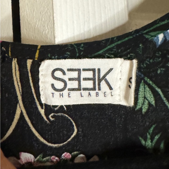 "Seek The Label" Flirty Floral Romper Navy Blue - Picture 3 of 4